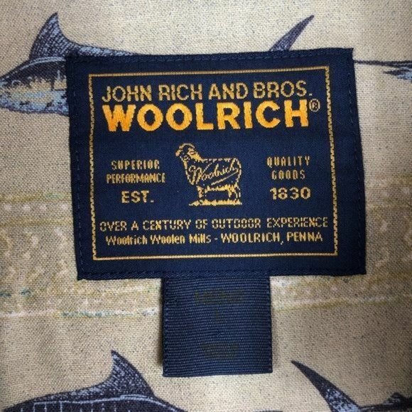 Woolrich Shirt Mens L Short Sleeve Button Down Fishing Blue Marlin Pattern Green - Picture 2 of 3